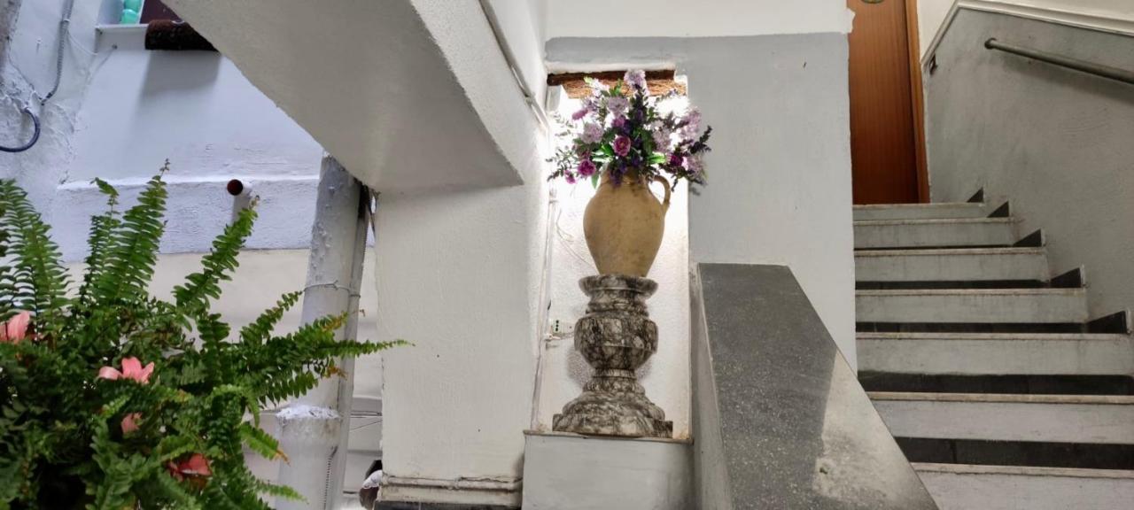 ナポリCentro Storico S Chiara Houseアパートメント エクステリア 写真